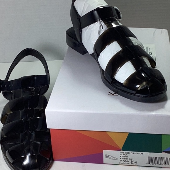 Katy Perry

The Geli Fisherman - Picture 7 of 8